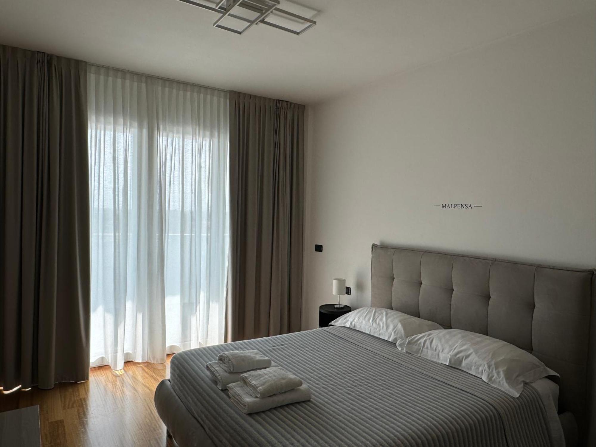 White Palace Malpensa ガッララーテ エクステリア 写真